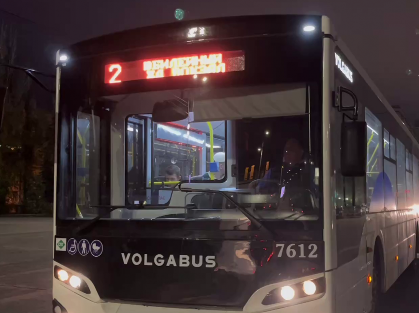 Спасать маршрут №2 отправили новые автобусы в Волгограде
