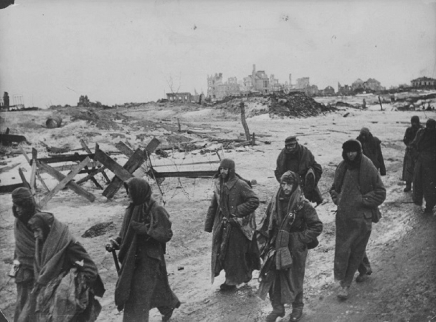 28 декабря 1942 года – Рокоссовский и Еременко предложили окруженным под Сталинградом  немецким солдатам сдаться