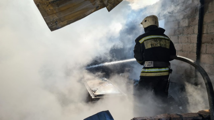 Трое мужчин погибли в загоревшейся коммунальной квартире в Волгограде