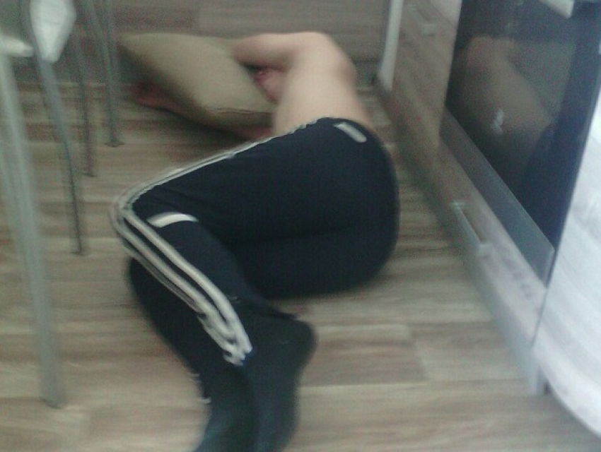 Суровая волгоградка уложила на пол, взбесившего ее парня