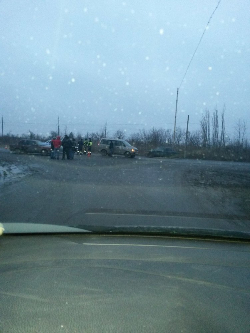 В Волгограде маршрутка и «Ока» сбили двух пешеходов, чтобы избежать столкновения
