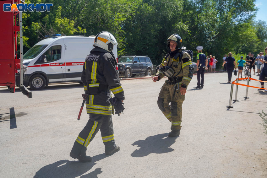 Под Волгоградом перекроют дорогу и стянут пожарные расчеты 