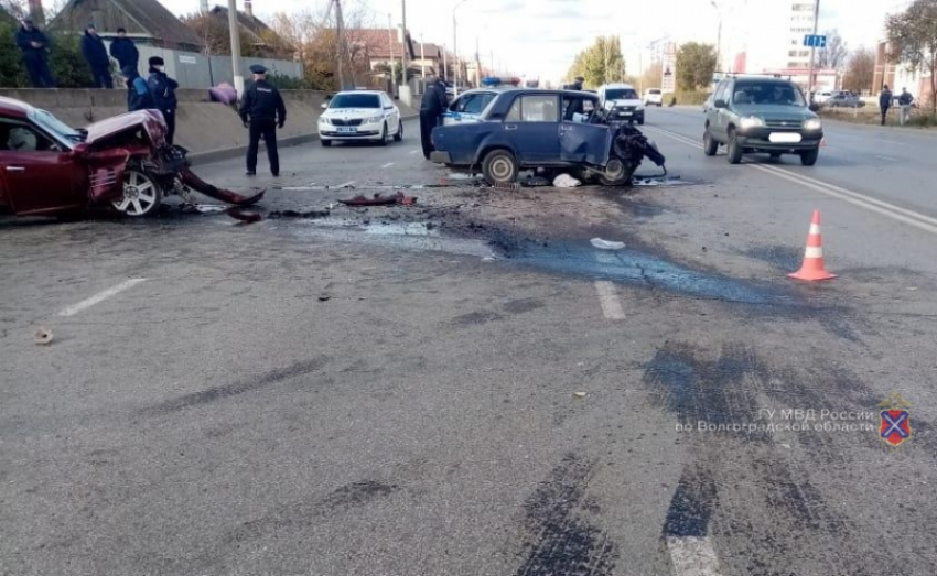 Смертельное ДТП в Волжском: женщина за рулем «семерки» скончалась на месте