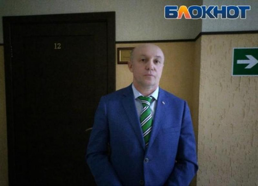 Экс-глава регионального Росприроднадзора Васильев требовал от учительницы географии извинения во время суда
