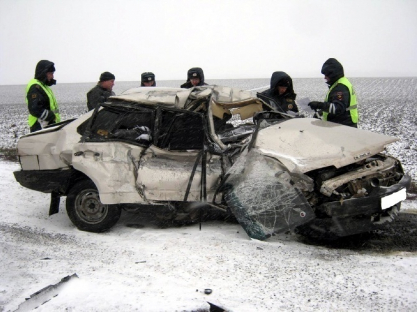 Под Волгоградом произошла страшная авария: погибло трое