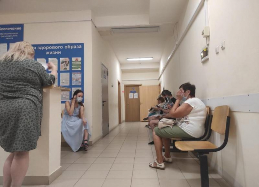 Медсестра и заведующая в Волгоградской области торговали «ковидными» паспортами