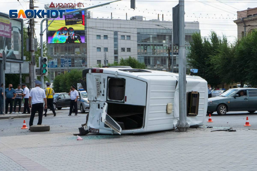 Подробности о пострадавших в ДТП с маршруткой №110 на Комсомольской в Волгограде