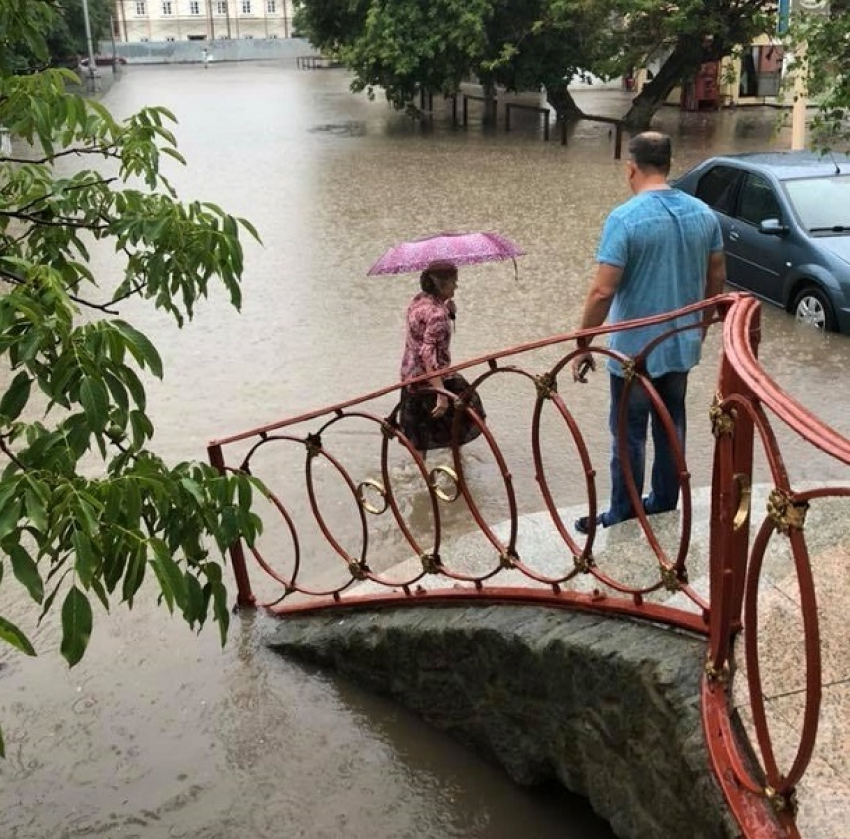 Публикуем фото затопленной Сарепты на юге Волгограда 