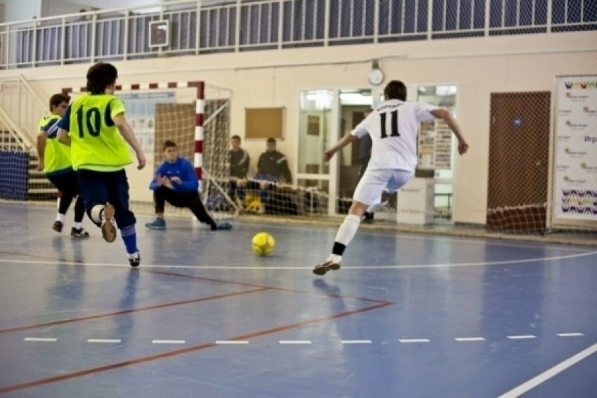 В Волгограде футболисты-любители сражаются на Спартановке