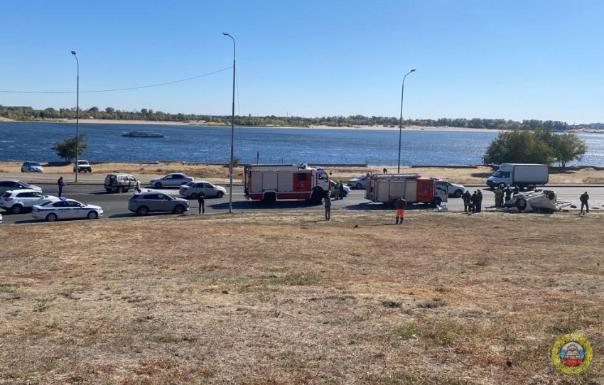 Четыре машины разнесло, трое в больнице после шок-ДТП в центре Волгограда 