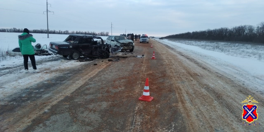 Один погиб и трое в больнице: массовое ДТП произошло в Волгоградской области