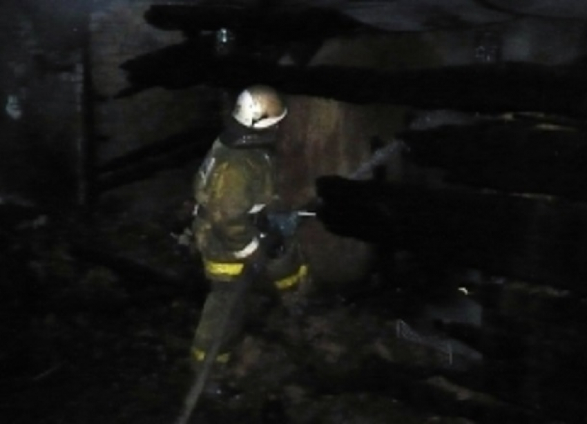 Kia Sportage  сгорел дотла на западе Волгограда