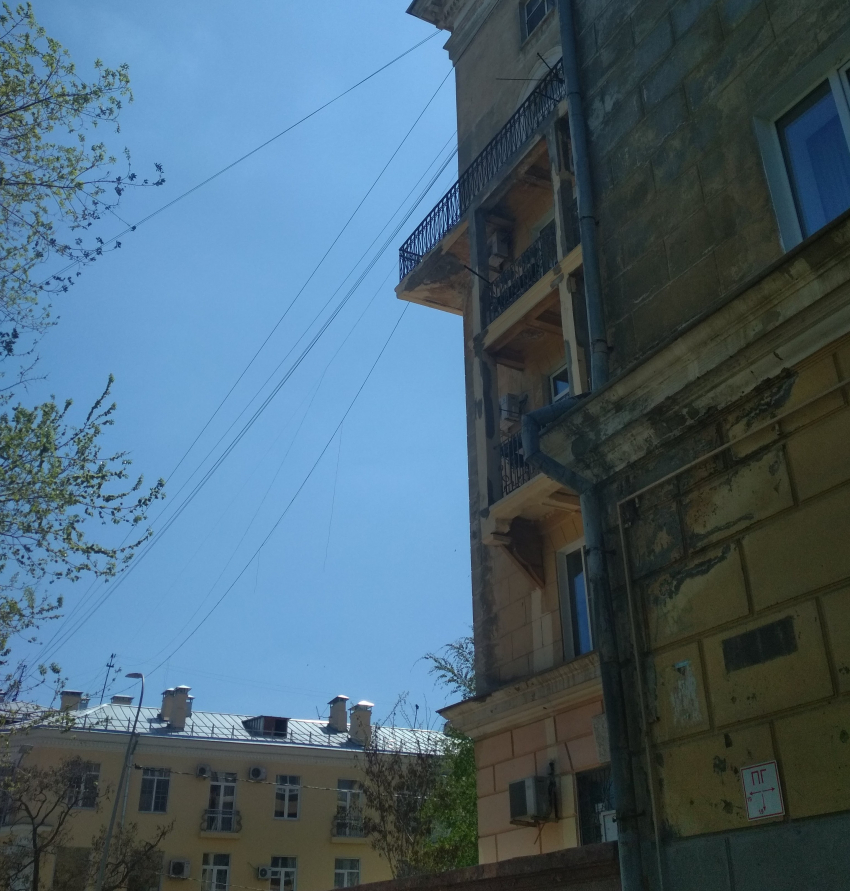 Жители пяти районов Волгограда начнут неделю без электричества