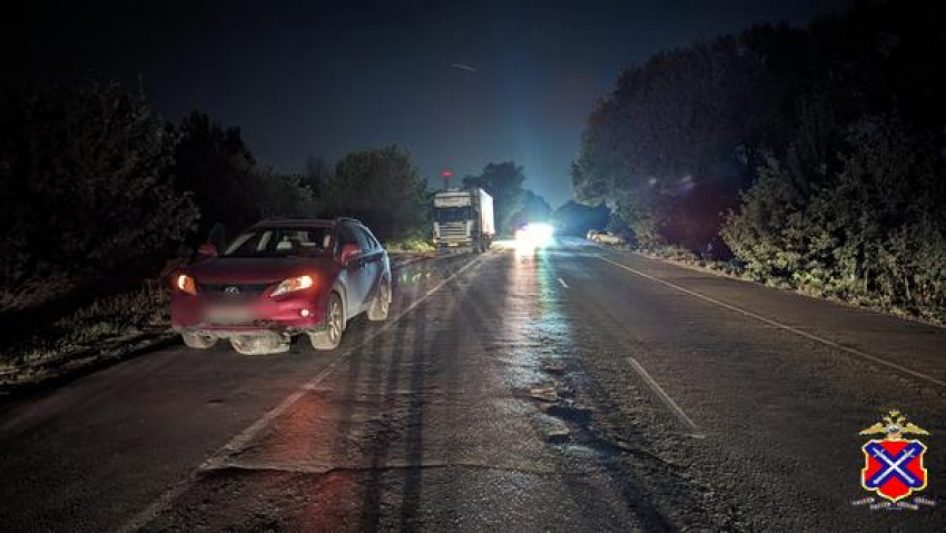 Массовая авария с пятью машинами попала на камеру под Волгоградом