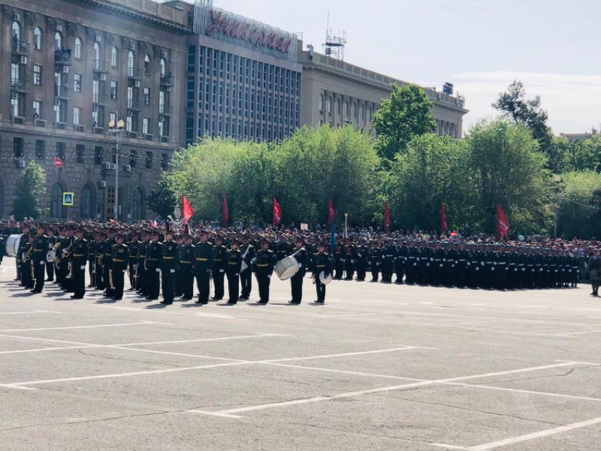 К торжественному маршу: в Волгограде начинается парад в честь Великой Победы