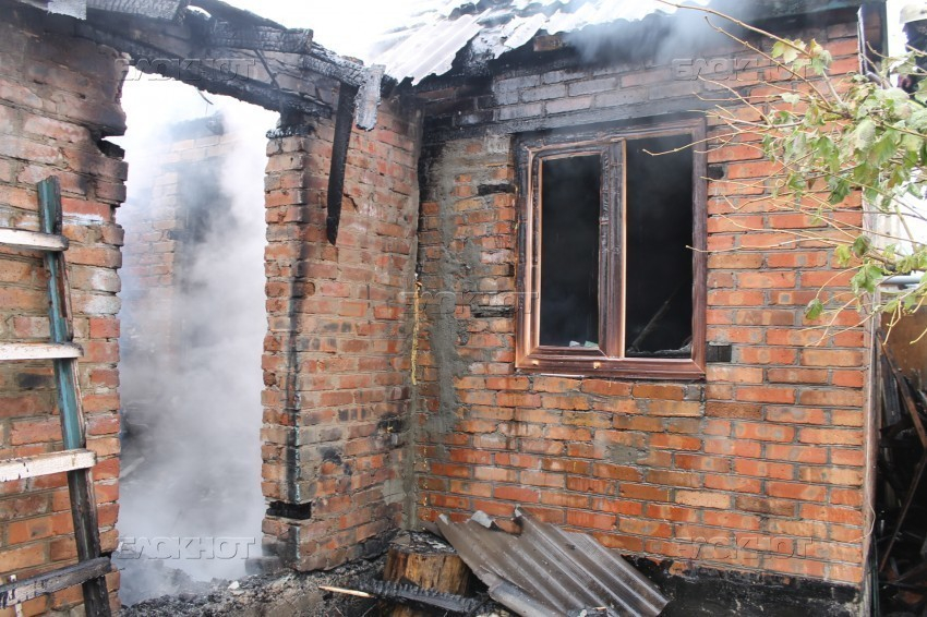 Тела двух мужчин обнаружены после пожара в Волгоградской области