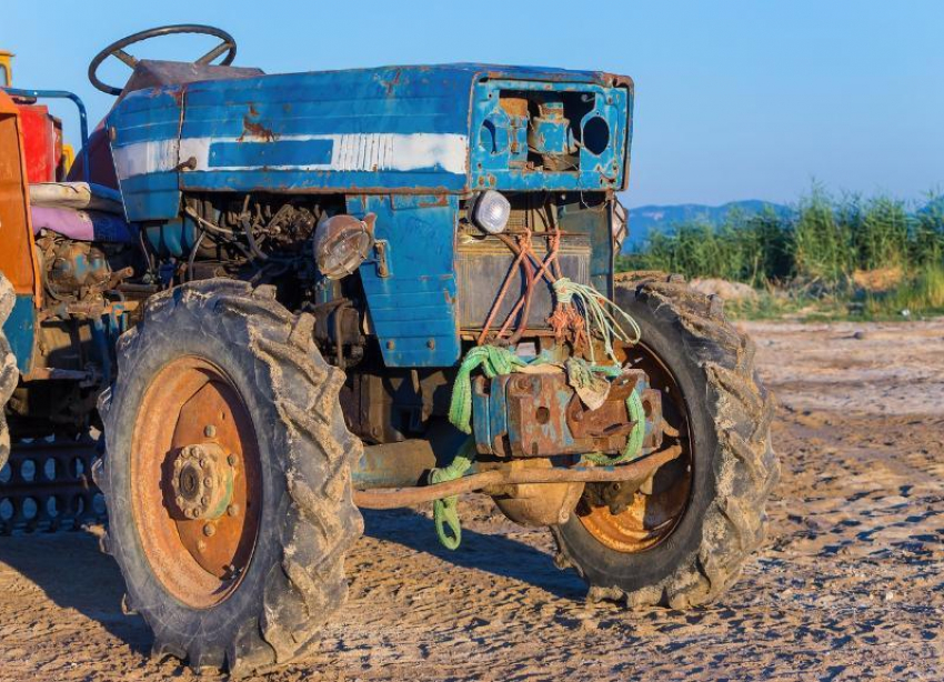 Трактор «Беларусь» покалечил хозяина в Волгоградской области 