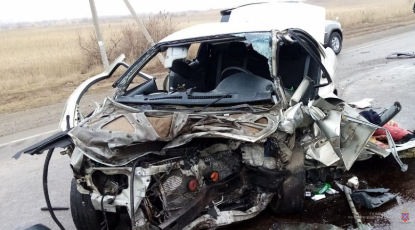 Три человека погибли и 27 пострадали в ДТП на обледенелых дорогах Волгоградской области