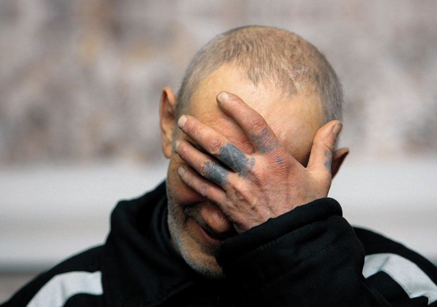 В Волжском 56-летний мужчина насиловал 5-летнюю дочь снохи