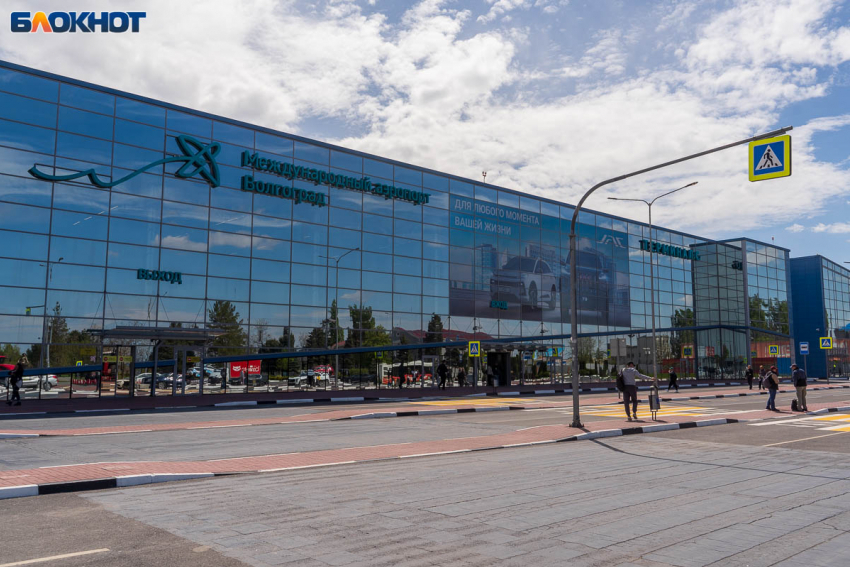 Рейсы массово задерживаются в волгоградском аэропорту 