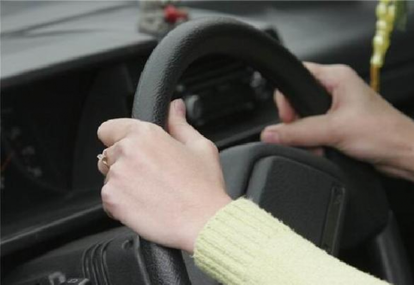 Автоледи из Самары лишилась 35 тысяч на трассе под Волгоградом