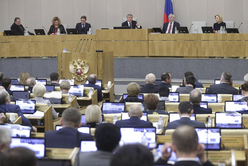 В Волгограде говорят о вероятном отказе от мандатов двух депутатов Госдумы