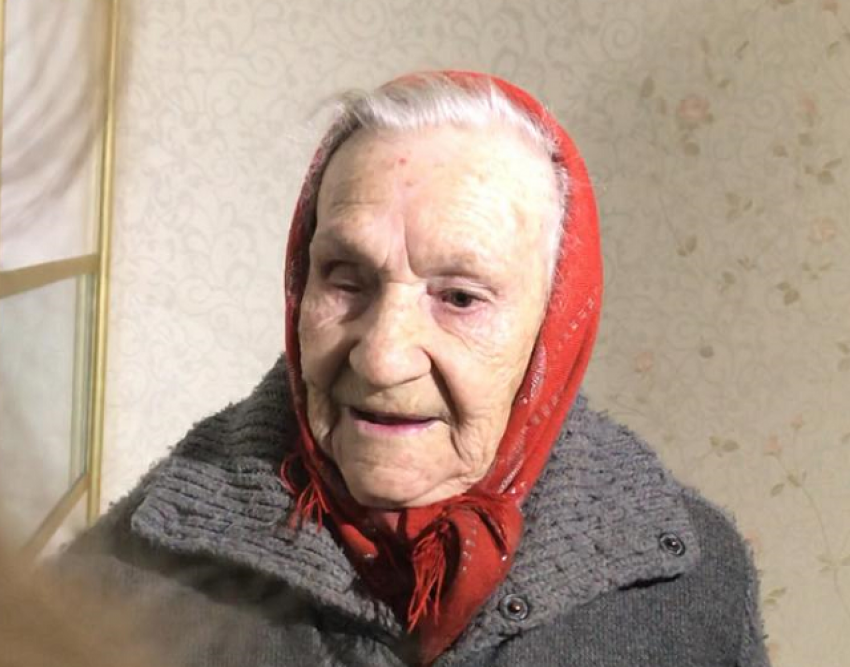 90-летней ветерану из сарая показали новую квартиру с джакузи в Волгограде