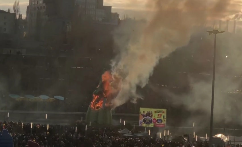 Видео сожжения огромного чучела масленицы в Волгограде