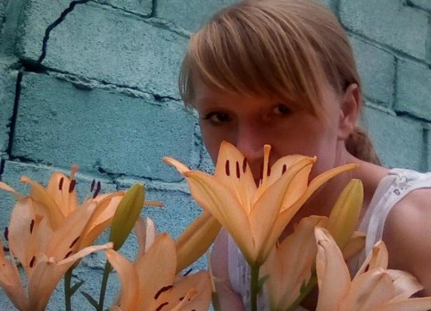 Сирота из Волгограда, узнавшая благодаря паспорту, что мертва, получила справку