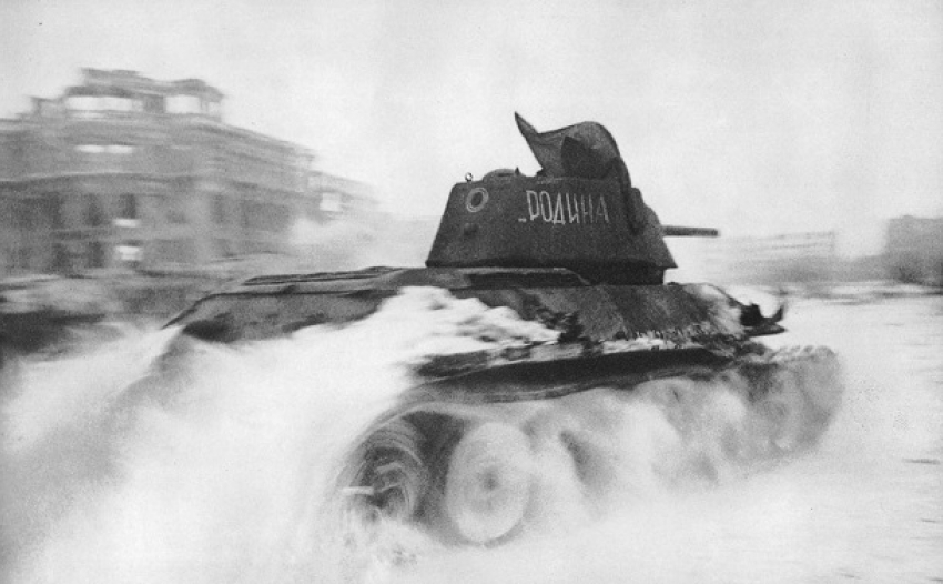 13 декабря 1942 года – на рассвете враг возобновил попытки наступления на Сталинград из района Котельниково