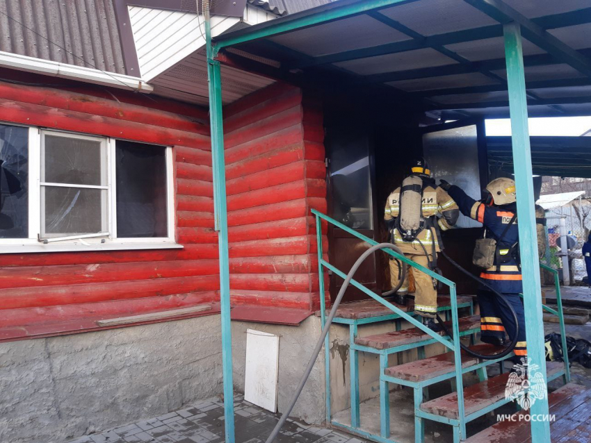 Тело мужчины нашли в деревянном доме в Краснооктябрьском районе Волгограда 