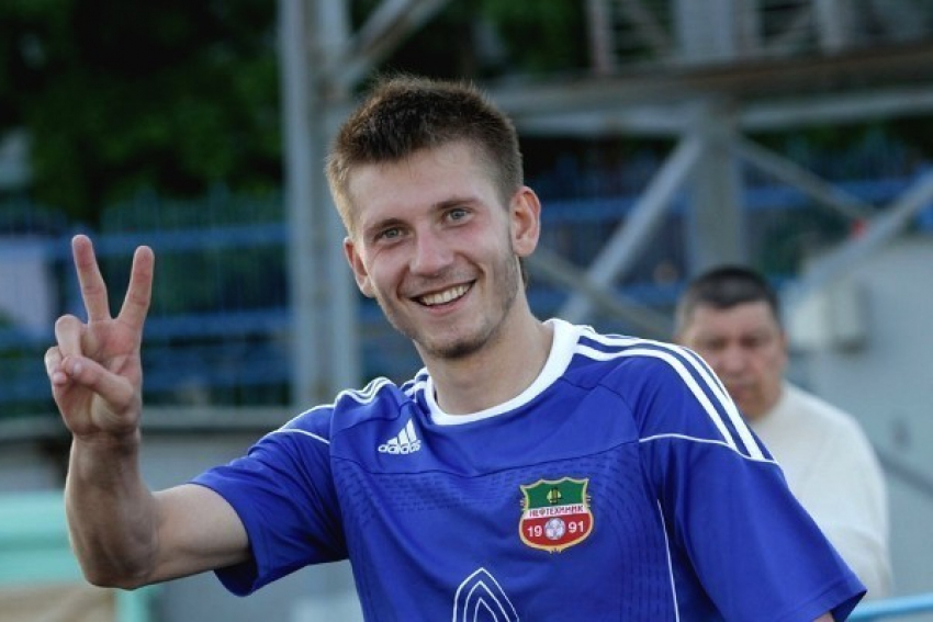 Защитник «Ротора» Виталий Устинов подписал контракт с казанским «Рубином»