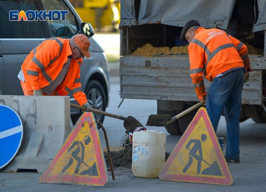 Старый асфальт в Красноармейском районе Волгограда снимут за 2 млн рублей