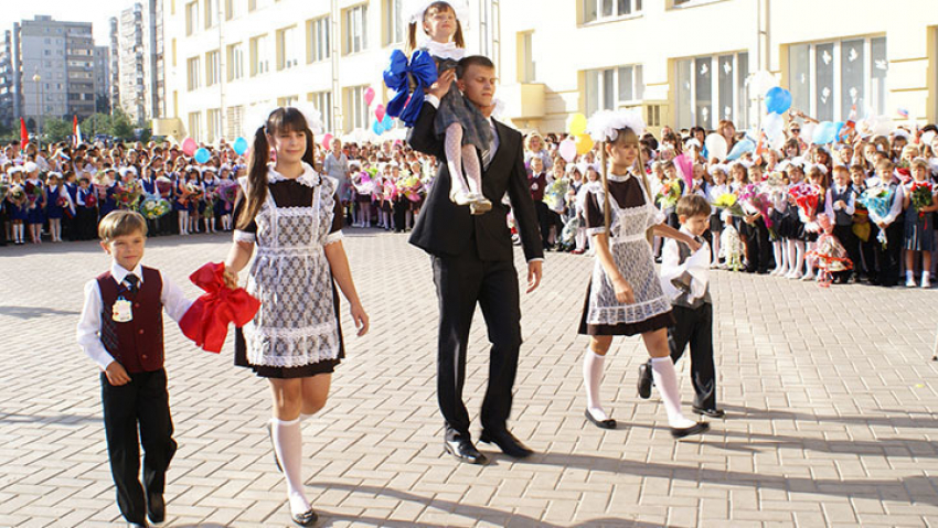 240 тысяч детей сядут за парты 1 сентября в Волгоградской области 