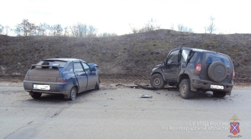  В ДТП Chevrolet Niva и «двенадцатой» под Волгоградом пострадали 3 человека