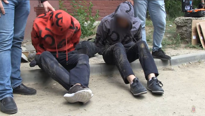 Нападали с ножами и топорами: членам вооруженной банды разбойников в Волгограде грозит 15 лет 