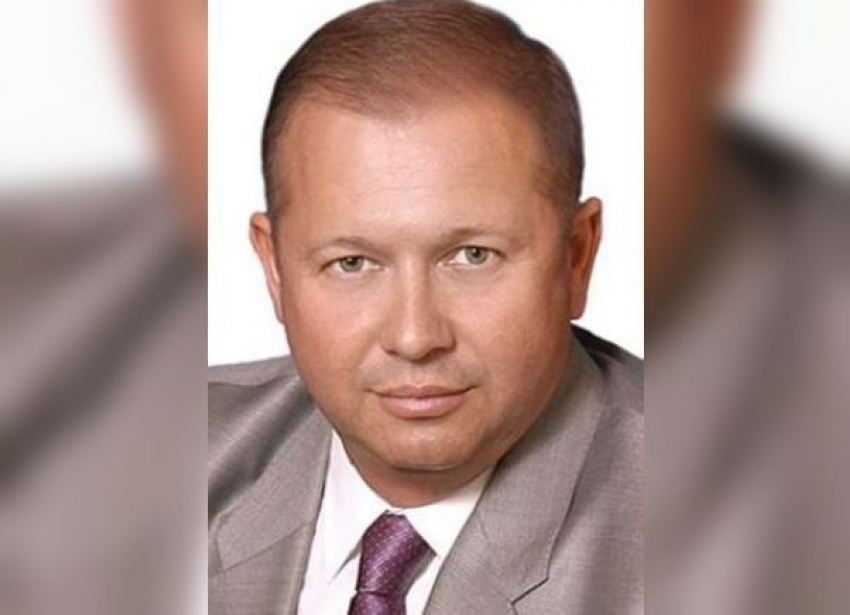 Суд Волгограда ограничил экс-депутату Алексею Звереву срок для изучения почти 1900 томов уголовного дела