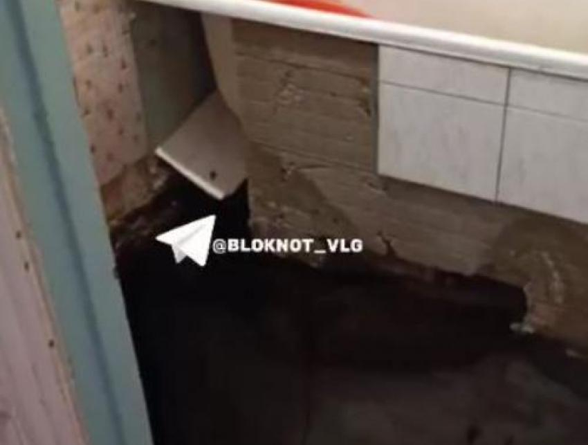 «Парящую» ванну в квартире объяснили в мэрии Волгограда 