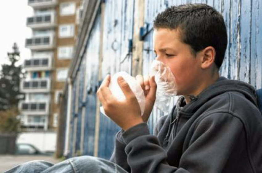 16-летний волгоградец умер, нанюхавшись газа для зажигалок