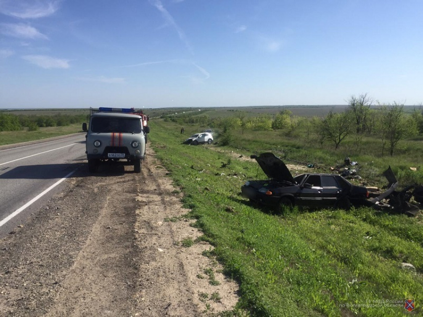 Три человека погибли на трассе в Волгоградской области
