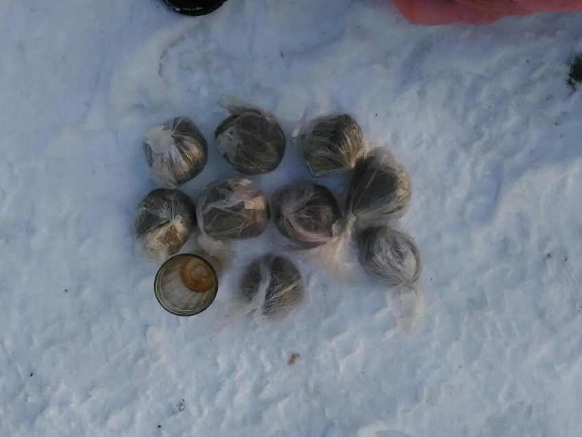 Под Волгоградом у 53-летнего молдаванина изъяли марихуану и оружие