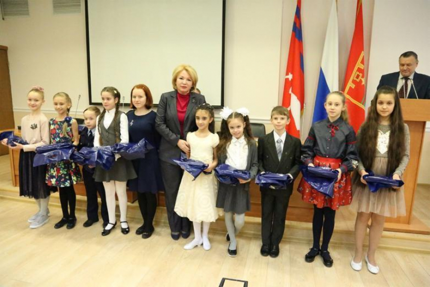 Юные таланты Волгограда чествовали в городской думе