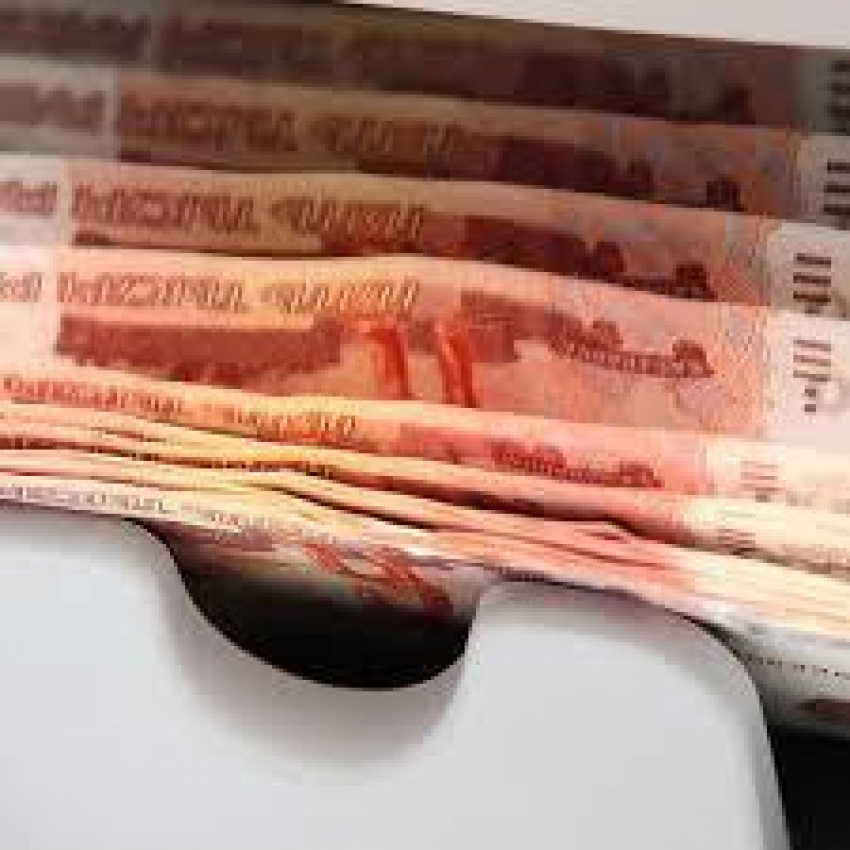 Под Волгоградом продавец «Квадрата» купила шифоньер за 89 тысяч рублей 