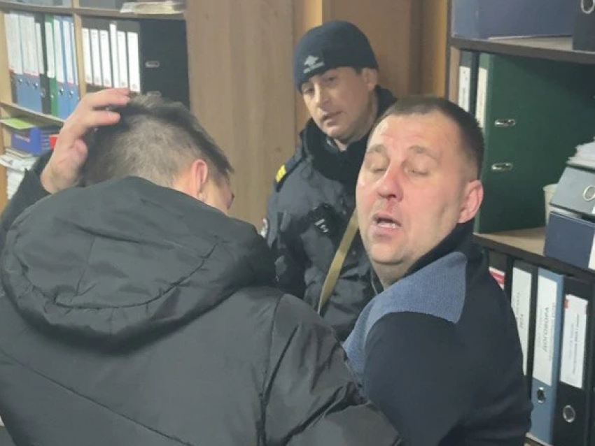 Бизнесмен Сидоренко в прямом эфире показал свое задержание в Волгограде 