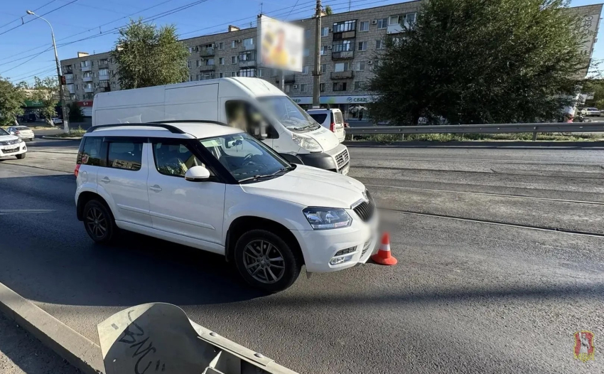 Skoda сбила насмерть перебегавшую Марийский мост волгоградку