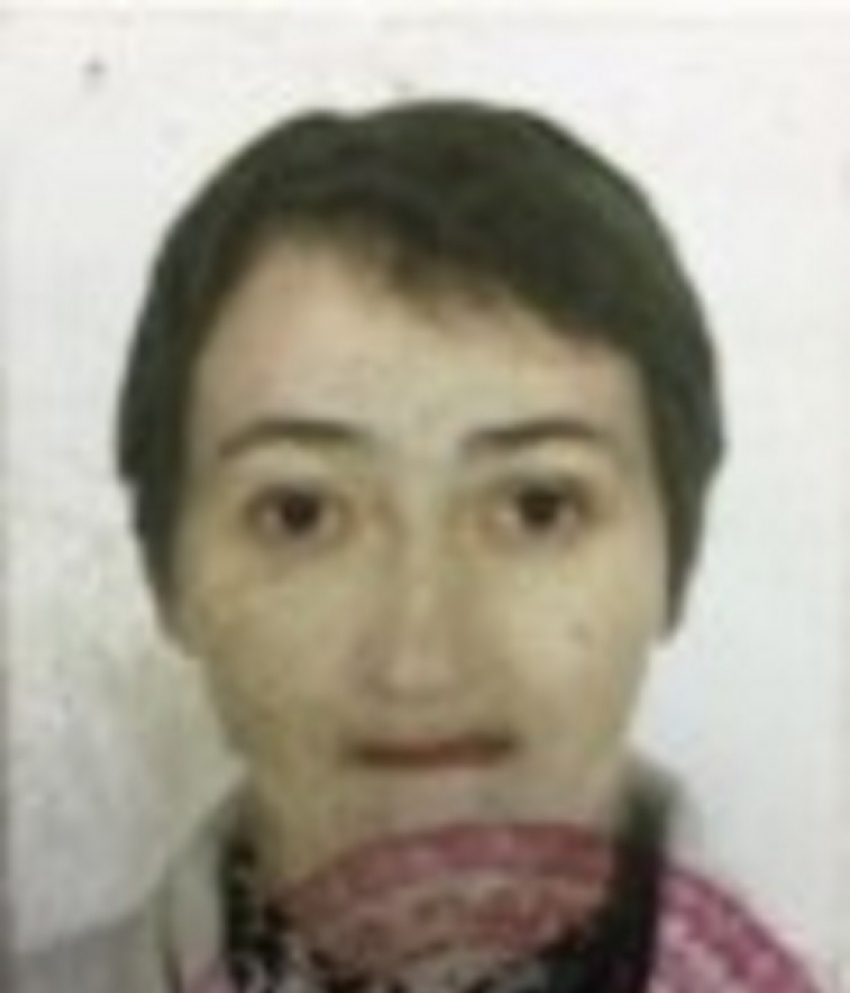 Беззубую 43-летнюю женщину со шрамом четвертый месяц ищут под Волгоградом