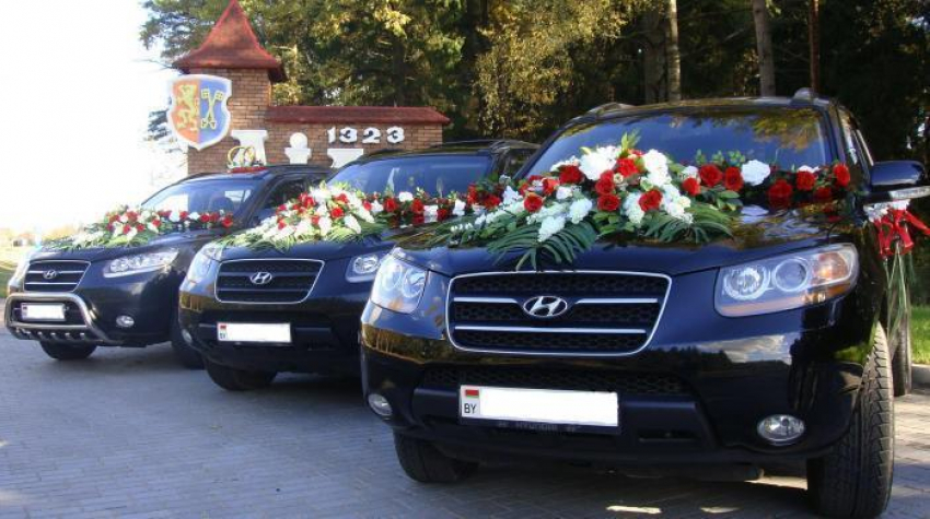 В Волгограде полиция разыскивает водителей «аварийного» свадебного кортежа 