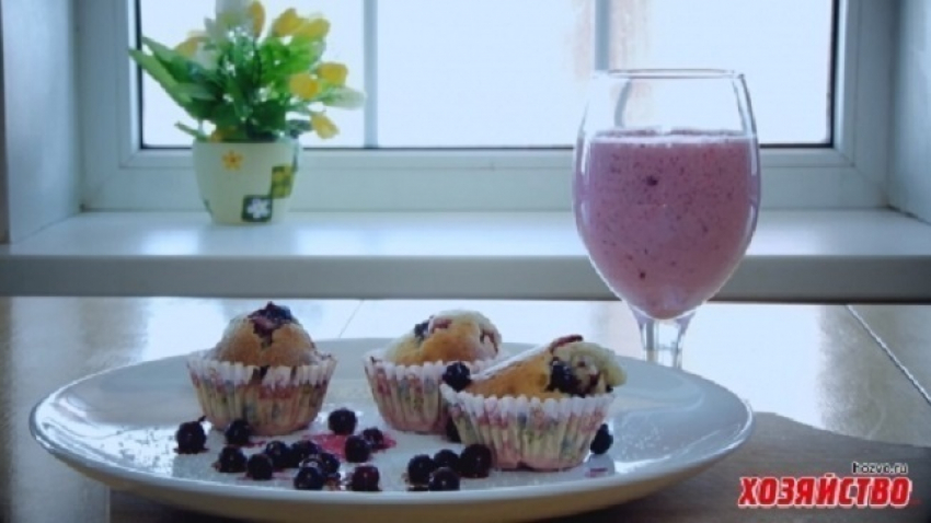 Видеоурок: делаем смузи из мороженных ягод 