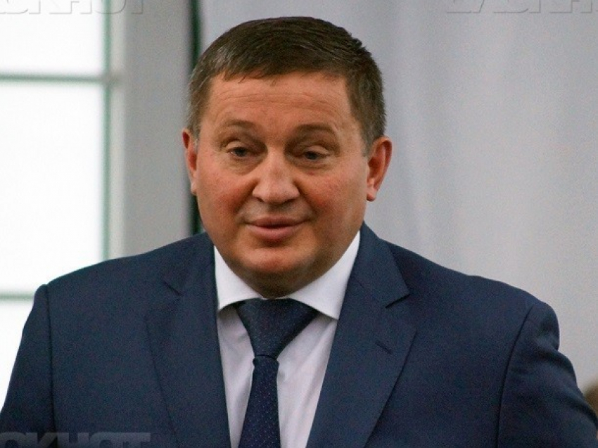 Андрей Бочаров приказал проверить все волгоградские торговые центры