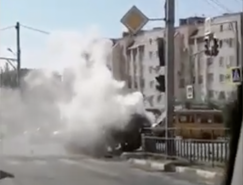 Крупная автокатастрофа под Волгоградом с перевернутой машиной попала на видео